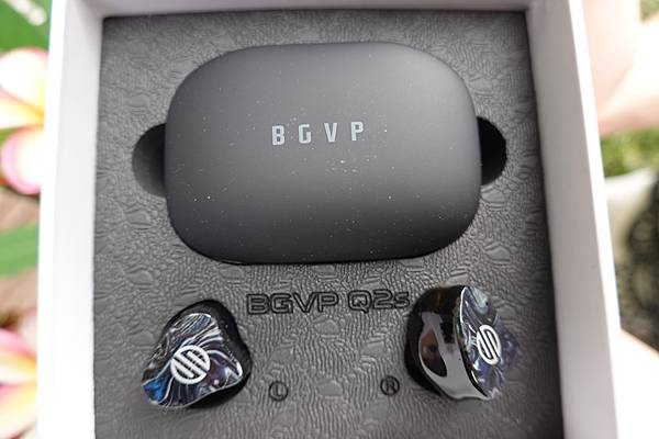 真無線藍芽耳機推薦BGVP Q2s， 支援真無線、MMCX可換線圈鐵耳機，支援藍牙5.2與支援高音質傳輸的aptX規格