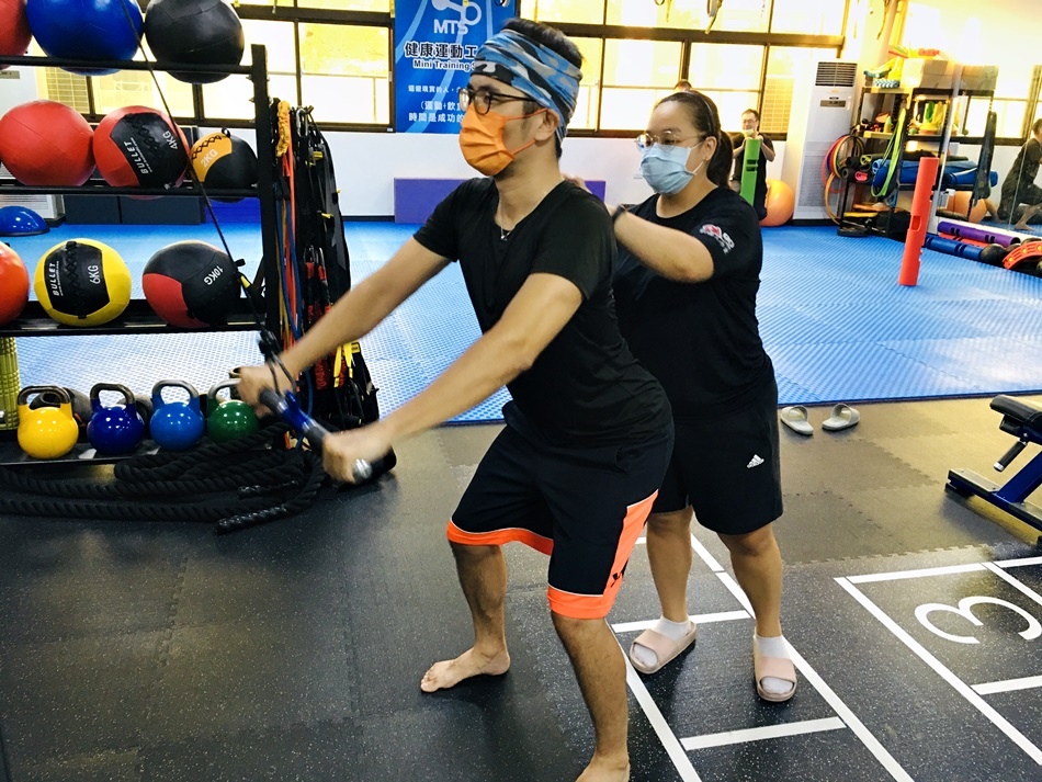 台南一對一私人健身教練推薦│疫情後健身CA體能工作室,台南女教練針對女性肌力客製化、心肺、核心、爆發力,量身訂做訓練課程讓您有效減脂、身材保持曲線更美麗 台南一對一私人健身教練推薦│疫情後健身CA體能工作室,台南女教練針對女性肌力客製化、心肺、核心、爆發力,量身訂做訓練課程讓您有效減脂、身材保持曲線更美麗