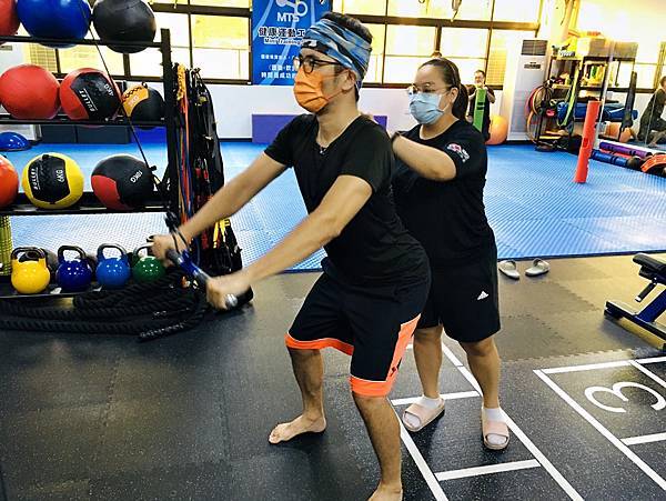 台南一對一私人健身教練推薦│疫情後健身CA體能工作室，台南女教練針對女性肌力客製化、心肺、核心、爆發力，量身訂做訓練課程讓您有效減脂、身材保持曲線更美麗