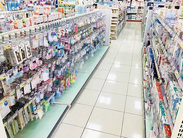 高雄嬰幼兒用品店推薦｜宜兒樂婦嬰用品專賣店，嬰幼兒用品這裡買最便宜，多元價格帶及商品多樣，款式齊全，孕媽咪攜帶媽媽手冊有小禮物立刻贈送