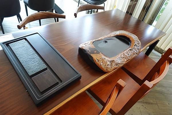 高雄沙發推薦圓山傢俱實體展示多元選擇，買沙發買家具找在地30年經營老店，客製化沙發依據您的需要量身訂製