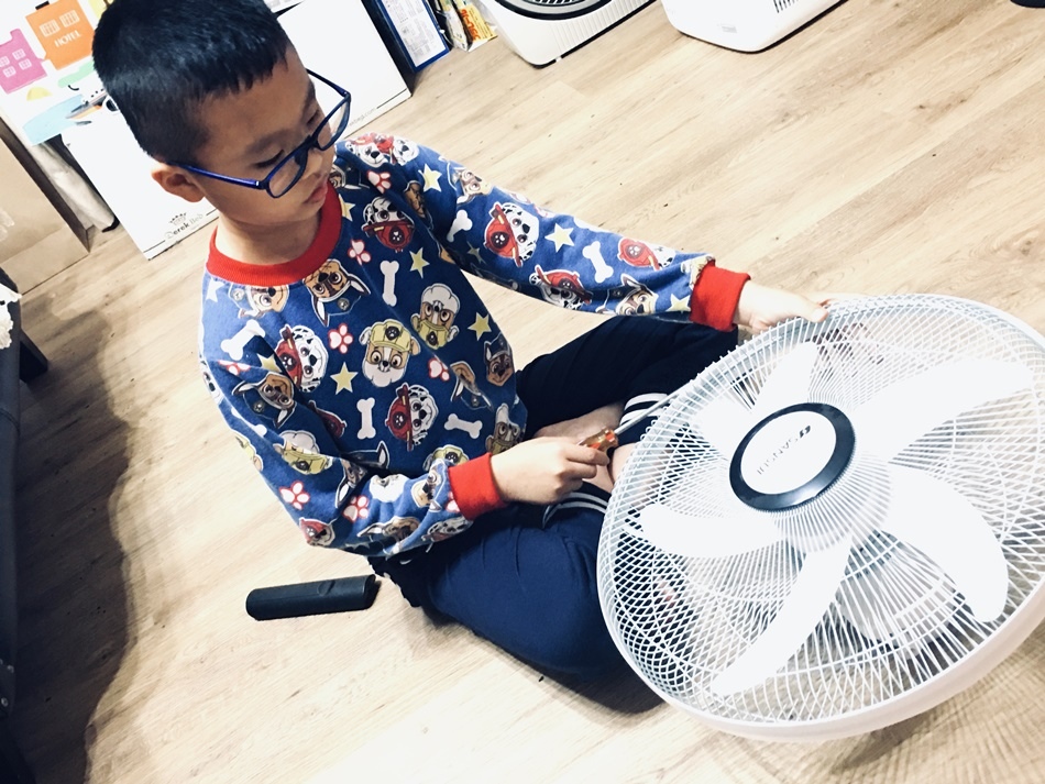 IMG_4297.JPG SANSUI山水露營電扇,獨家專利 14吋LED智慧雙效驅蚊DC充電風扇SDF-14M01,DC直流無刷馬達,內置大容量電池、靜