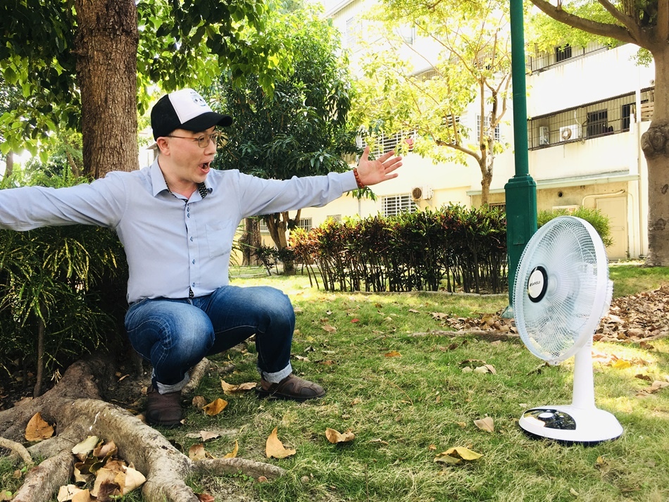 IMG_4358.JPG SANSUI山水露營電扇,獨家專利 14吋LED智慧雙效驅蚊DC充電風扇SDF-14M01,DC直流無刷馬達,內置大容量電池、靜