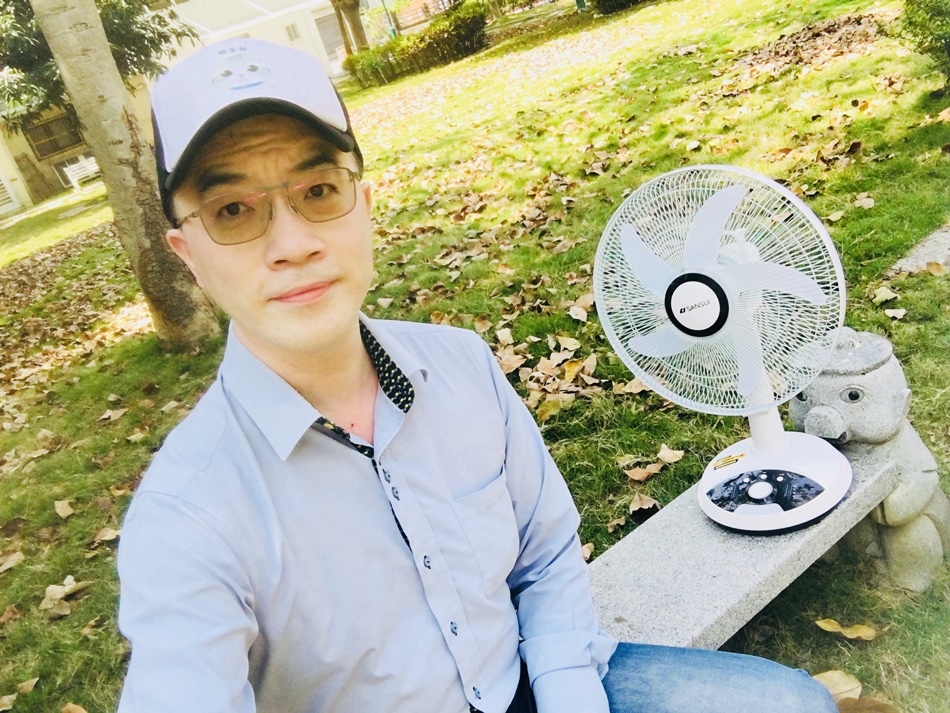 IMG_3409.jpg SANSUI山水露營電扇,獨家專利 14吋LED智慧雙效驅蚊DC充電風扇SDF-14M01,DC直流無刷馬達,內置大容量電池、靜