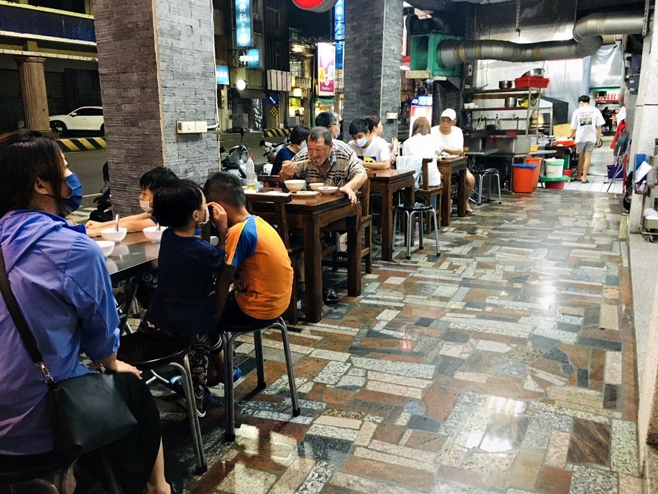 台南美食│老樂現炒餐點平價好吃,炒餐點還不錯,宮保雞丁非常好吃!搭配一碗絲瓜蛤蠣湯 台南美食│老樂現炒餐點平價好吃,炒餐點還不錯,宮保雞丁非常好吃!搭配一碗絲瓜蛤蠣湯