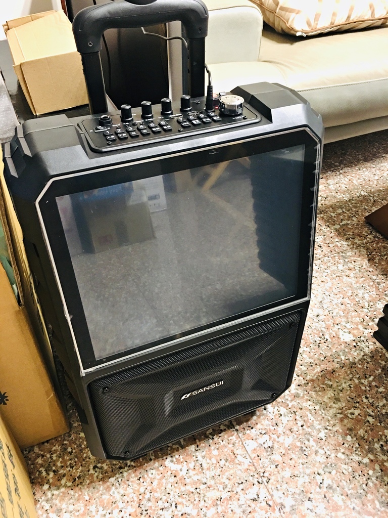 IMG_7402.JPG 行動KTV推薦│SANSUI山水行動KTV(SKTV-T888),15吋觸控螢幕拉桿設計,APP點歌支援WIFI上網,想唱想說隨時帶著走~行動娛樂不受限