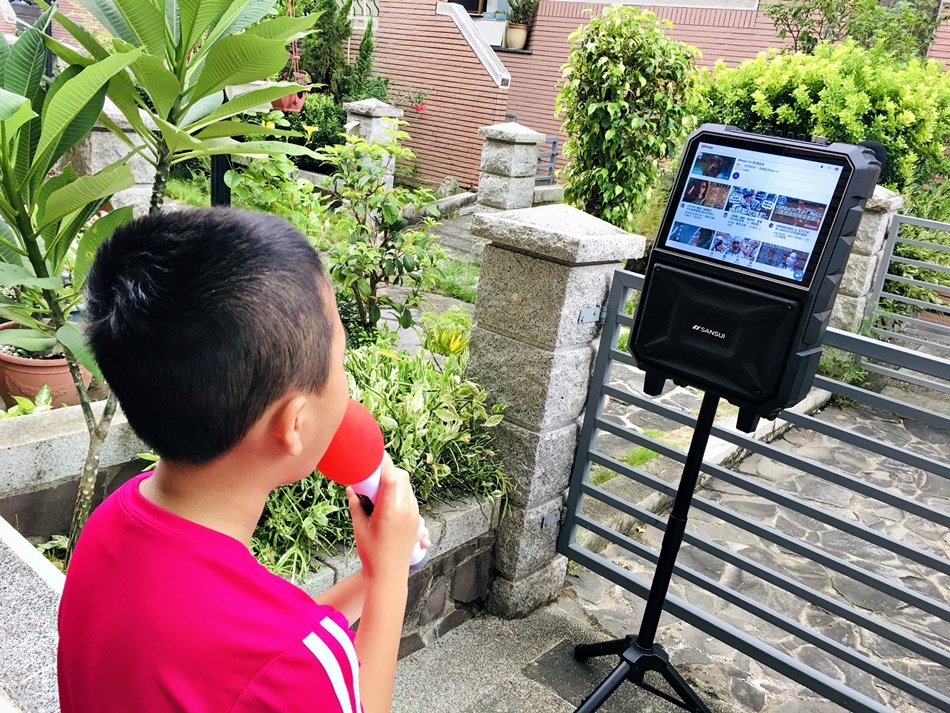 IMG_7526.JPG 行動KTV推薦│SANSUI山水行動KTV(SKTV-T888),15吋觸控螢幕拉桿設計,APP點歌支援WIFI上網,想唱想說隨時帶著走~行動娛樂不受限