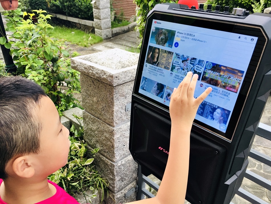 IMG_7531.JPG 行動KTV推薦│SANSUI山水行動KTV(SKTV-T888),15吋觸控螢幕拉桿設計,APP點歌支援WIFI上網,想唱想說隨時帶著走~行動娛樂不受限