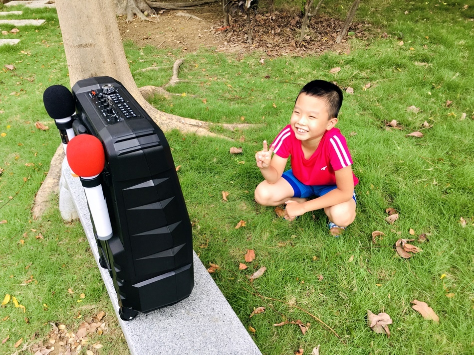 IMG_7542.JPG 行動KTV推薦│SANSUI山水行動KTV(SKTV-T888),15吋觸控螢幕拉桿設計,APP點歌支援WIFI上網,想唱想說隨時帶著走~行動娛樂不受限