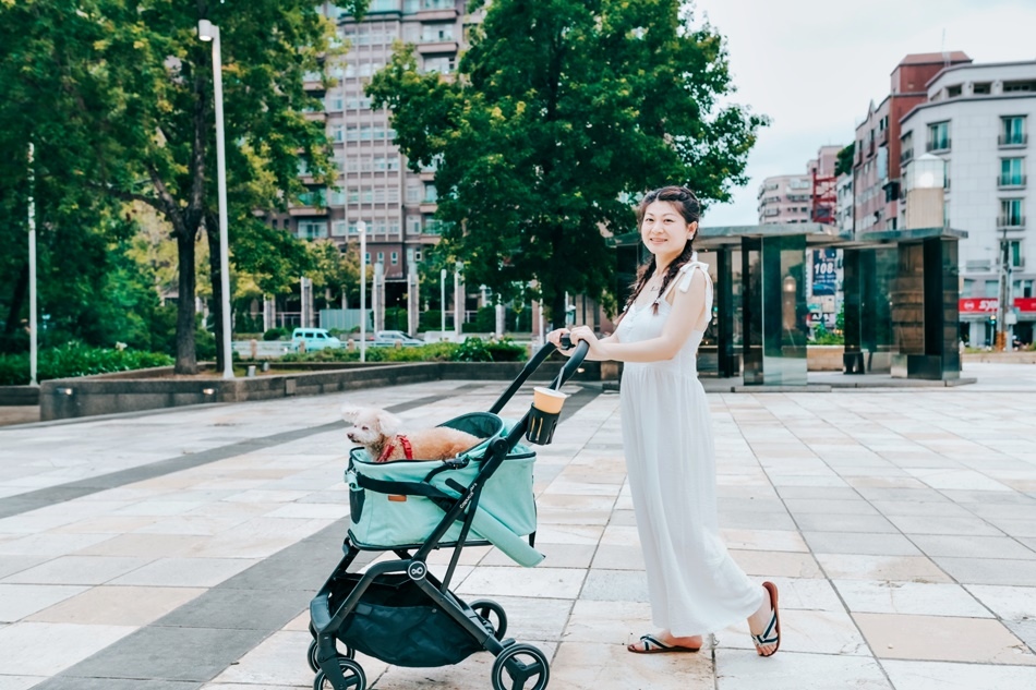 Capucci Pet卡布奇多功能寵物車讓你的寶貝愉快遊公園,不受任何震動影響,毛小孩乘坐非常舒適安全 Capucci Pet卡布奇多功能寵物車讓你的寶貝愉快遊公園,不受任何震動影響,毛小孩乘坐非常舒適安全