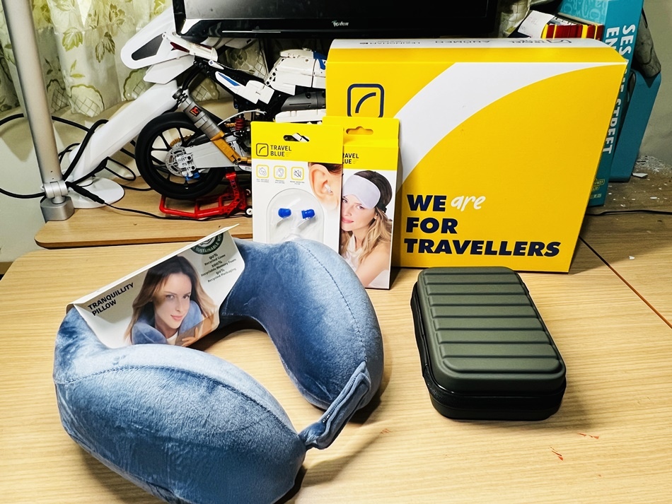 【開箱】Travel Blue 藍旅 親膚烤漆斜背包 × 寧