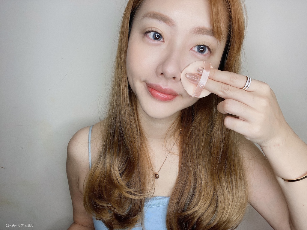 AGE20%5Cs 光感璀璨爆水粉餅002.jpg AGE20%5Cs 光感璀璨爆水粉餅002.jpg