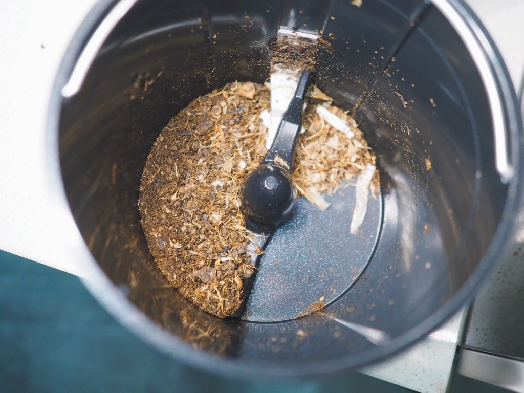 S__62881802.jpg 主婦夢幻小家電!廚餘居然可以變得比肉鬆還香!《SANSUI山水》智能熱烘除臭4L廚餘機開箱