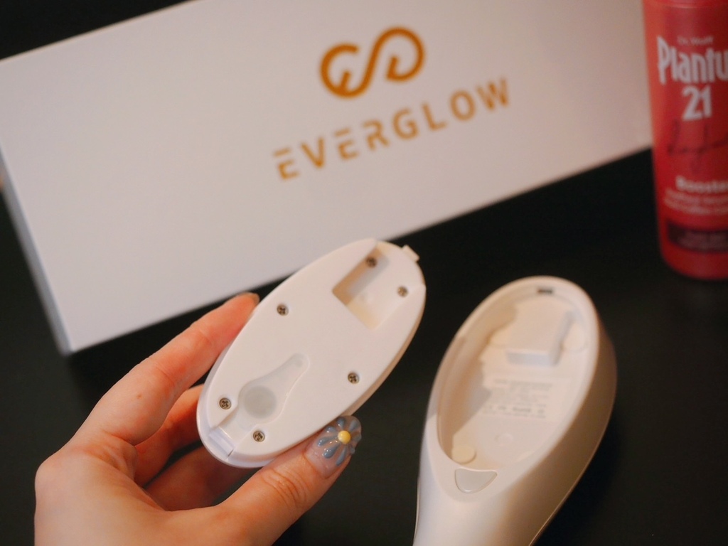 EVERGLOW  頭皮保養導入梳 LINDA1203 S__69263392.jpg