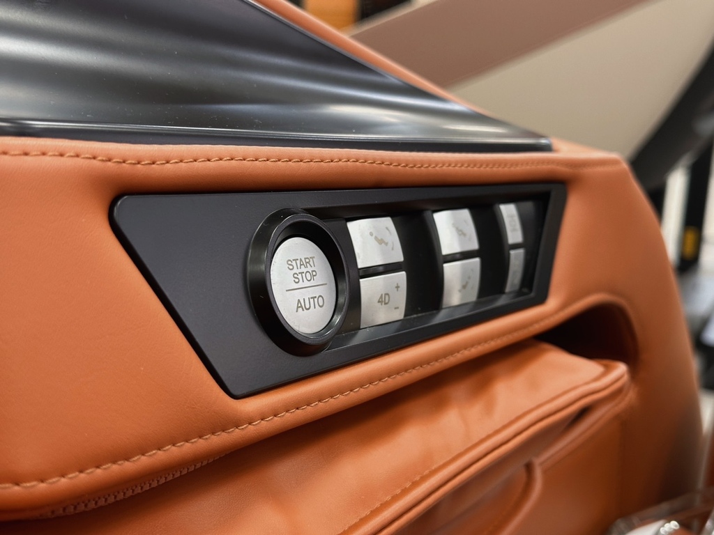 2025 按摩控必看，大按摩椅四款評比心得｜推薦 OSIM 