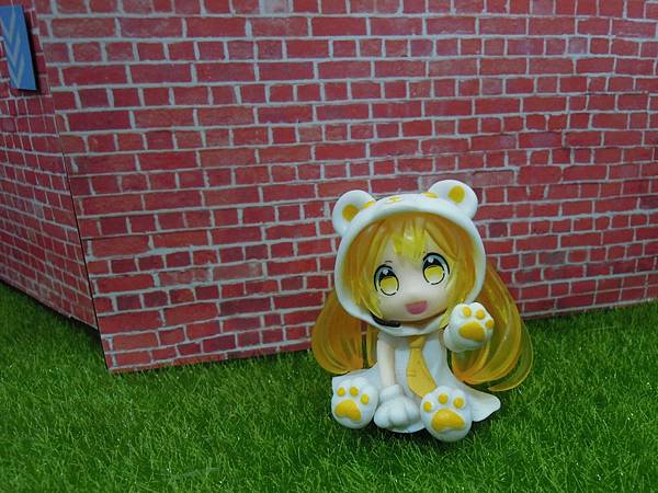 韓國咖啡與小女孩可愛公仔