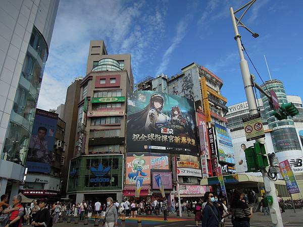 西門町的泡泡瑪特旗艦店之旅