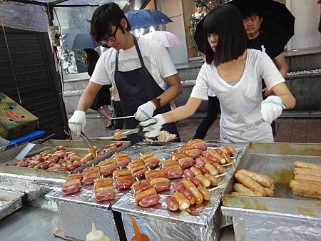 食尚玩家也有介紹烤熱狗.JPG