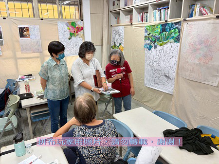 拼布玩家-教室外的花朵老師