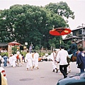 路的盡頭就是八阪神社