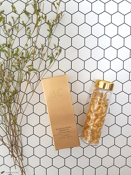 BC百匡,靚顏抗皺淡紋賦活油(百匡賦活膠囊),百匡賦活膠囊,
白龍膽花精萃可亮白撫平細紋與修護受傷肌膚,並高度保濕鎖水,延緩肌膚老化,一顆多種用途,強效版晚安面膜
,百匡賦活膠囊,百匡膠囊
