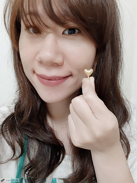 BC百匡,靚顏抗皺淡紋賦活油(百匡賦活膠囊),百匡賦活膠囊,
白龍膽花精萃可亮白撫平細紋與修護受傷肌膚,並高度保濕鎖水,延緩肌膚老化,一顆多種用途,強效版晚安面膜
,百匡賦活膠囊,百匡膠囊
