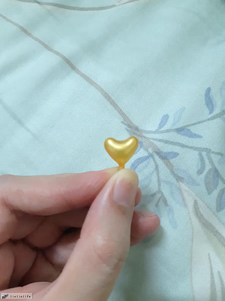 BC百匡,靚顏抗皺淡紋賦活油(百匡賦活膠囊),百匡賦活膠囊,
白龍膽花精萃可亮白撫平細紋與修護受傷肌膚,並高度保濕鎖水,延緩肌膚老化,一顆多種用途,強效版晚安面膜
,百匡賦活膠囊,百匡膠囊
