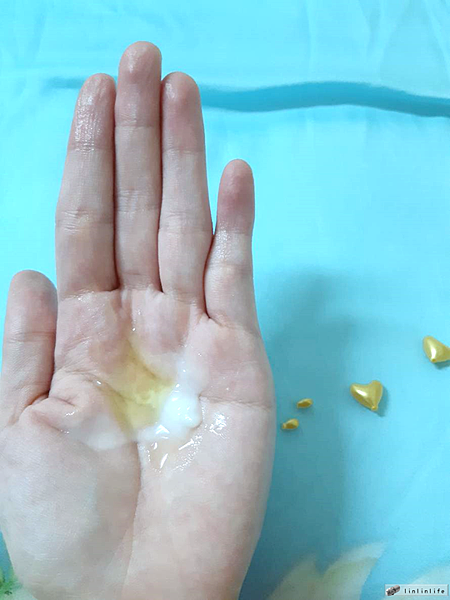 BC百匡,靚顏抗皺淡紋賦活油(百匡賦活膠囊),百匡賦活膠囊,
白龍膽花精萃可亮白撫平細紋與修護受傷肌膚,並高度保濕鎖水,延緩肌膚老化,一顆多種用途,強效版晚安面膜
,百匡賦活膠囊,百匡膠囊
