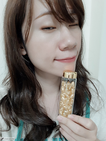 BC百匡,靚顏抗皺淡紋賦活油(百匡賦活膠囊),百匡賦活膠囊,
白龍膽花精萃可亮白撫平細紋與修護受傷肌膚,並高度保濕鎖水,延緩肌膚老化,一顆多種用途,強效版晚安面膜
,百匡賦活膠囊,百匡膠囊
