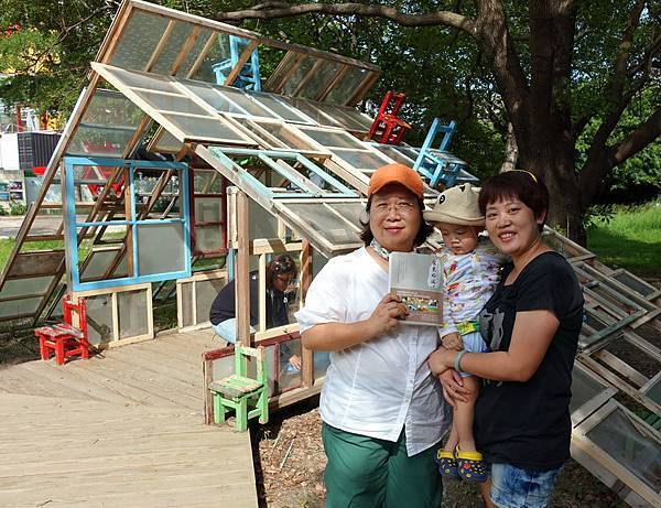 發獎品_調整大小.jpg 發獎品_調整大小.jpg