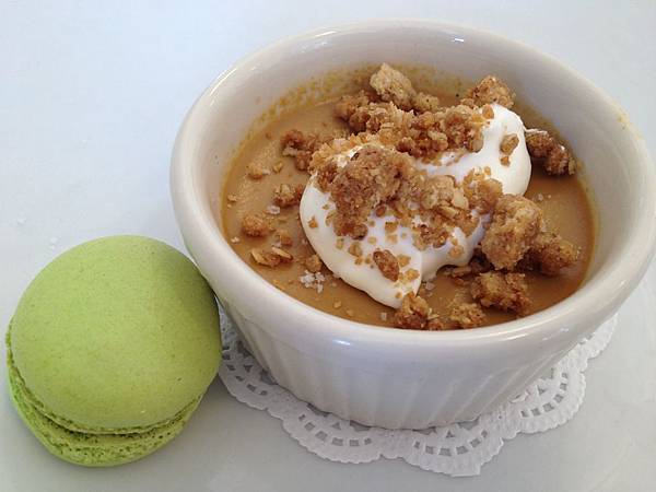 Salted Caramel Pot de Creme + French macarons