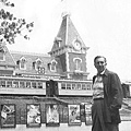 9608 Walt Disney at Disneyland