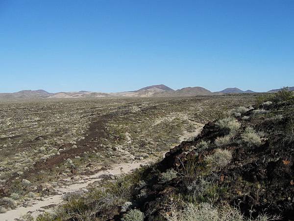 187 140 lava flow and cinder cones