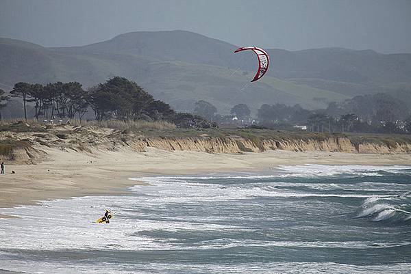 068 750 Kite Surfing.jpg