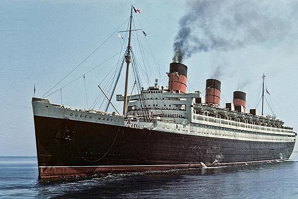 228 400 Queen Mary 1952 (翻拍).jpg