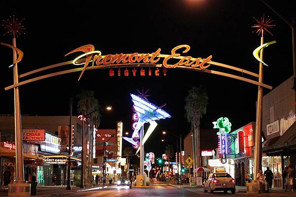 003 310 Fremont District in Las Vegas.jpg