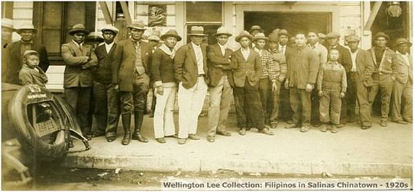 004 315 Filipinos in Salinas Chinatown 1920s.jpg