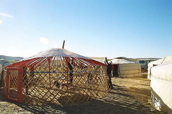 97609 440 Yurt-construction.jpg