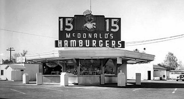 11313 110 first McDonald in San Bernadino 1940.jpg