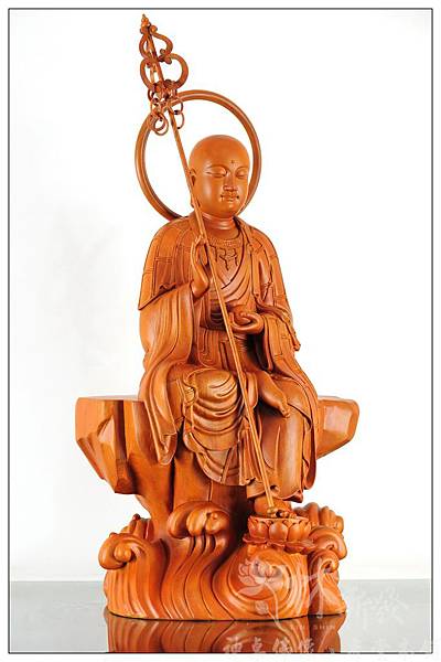 藝術神像創作-自在地藏王菩薩-坐山岩配合水景蓮花一體雕刻