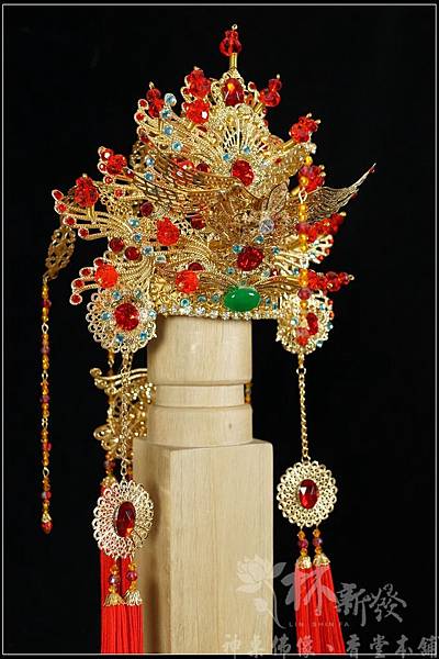 手工柳絲鳳冠作品-鳳形意像冠/紅寶水鑽珠系列，給您家神明獨一無二的專屬神帽