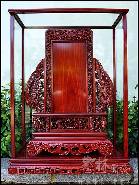 林新發大牌式祖龕創作，正紫檀木手工作品，給您獨一無二的祖先大牌。