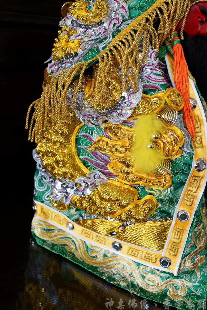 帝君青龍袍「浮棉繡線金蔥．參天宮體(銀)．手工龍紋衣(金)．