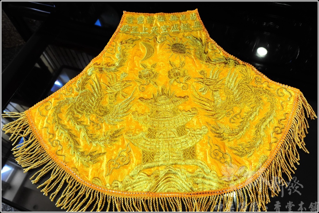 新發繡品-龍鳳.雙龍.雙鳳.龜蛇(乩身長版肚兜) 新發繡品-龍鳳.雙龍.雙鳳.龜蛇(乩身長版肚兜)