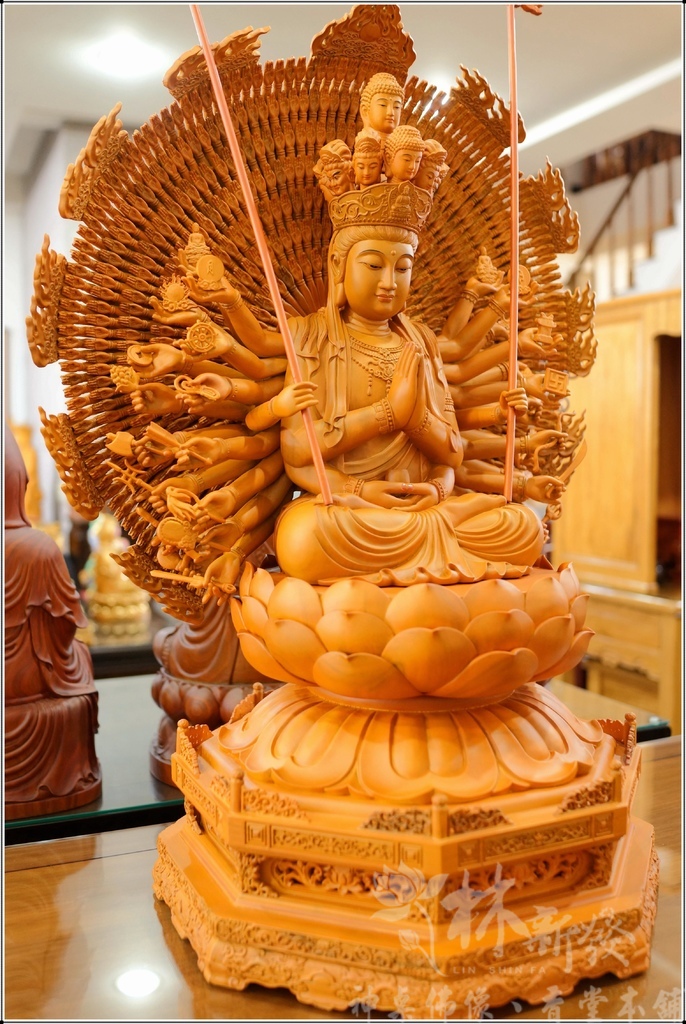 新發神藝-千手千眼觀世音(香樟木/二尺二作品)