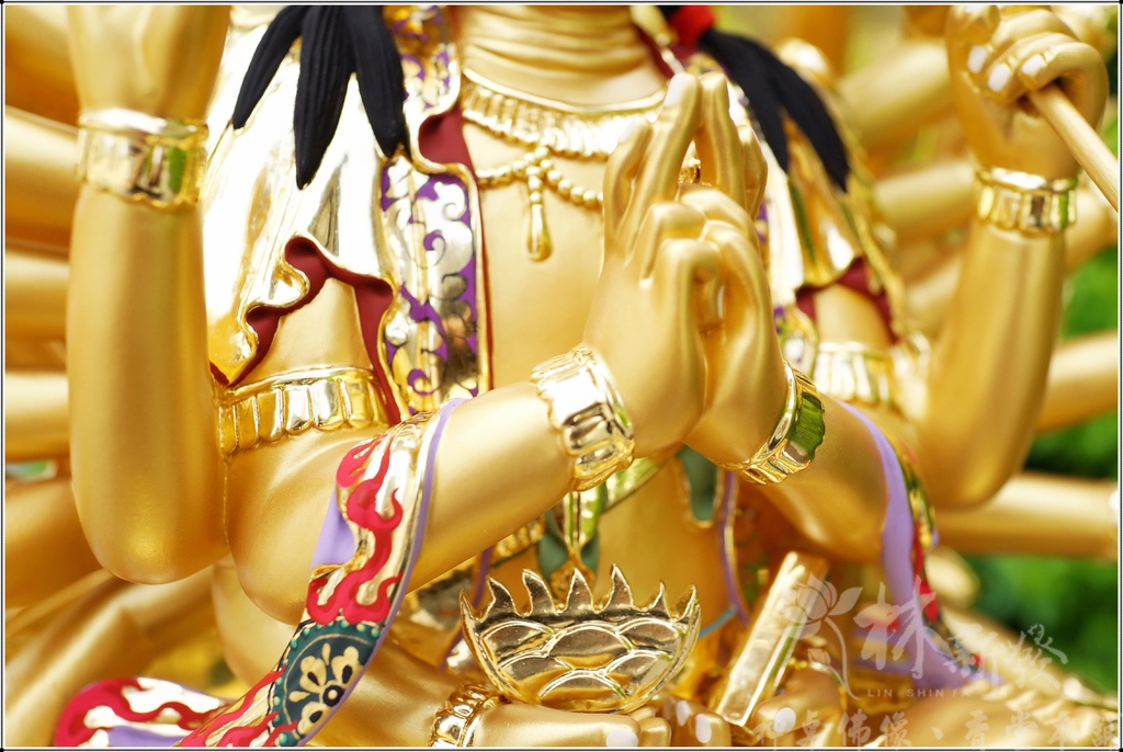 新發神藝-準提佛母(南彩藝術風格的二種藝術展現)