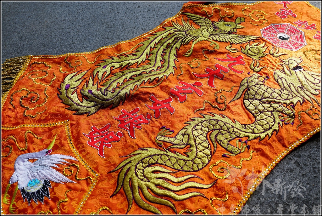 新發繡品-龍鳳．雙龍．雙鳳．龜蛇(乩身長版肚兜)