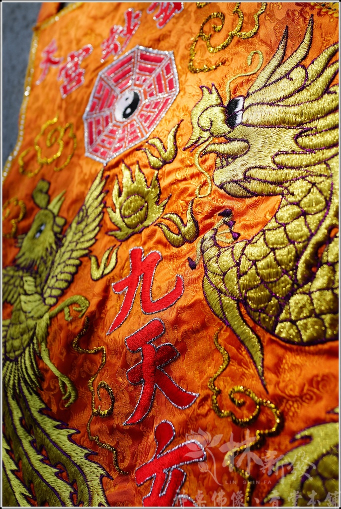 新發繡品-龍鳳．雙龍．雙鳳．龜蛇(乩身長版肚兜)