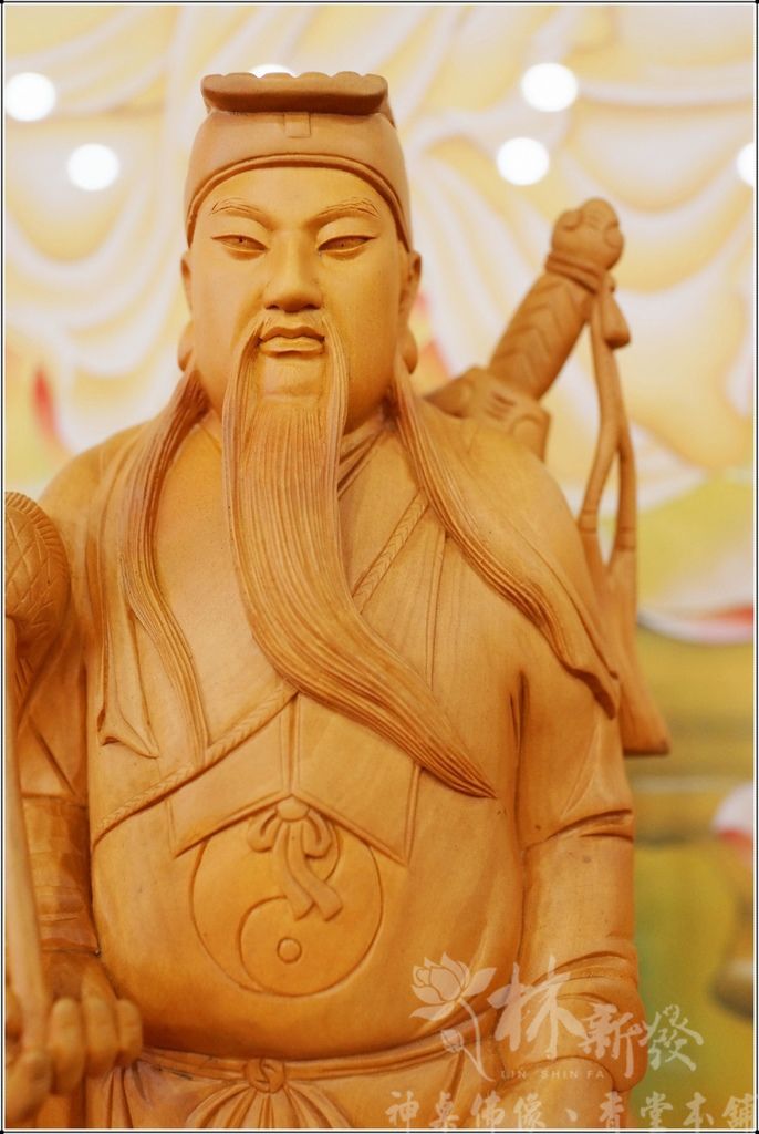 新發神藝-呂仙祖站姿黃楊作品(道風仙古正氣貌然．尺六)