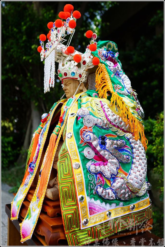 帝君青龍袍「浮棉繡線金蔥．參天宮體(銀)．手工龍紋衣(金)．